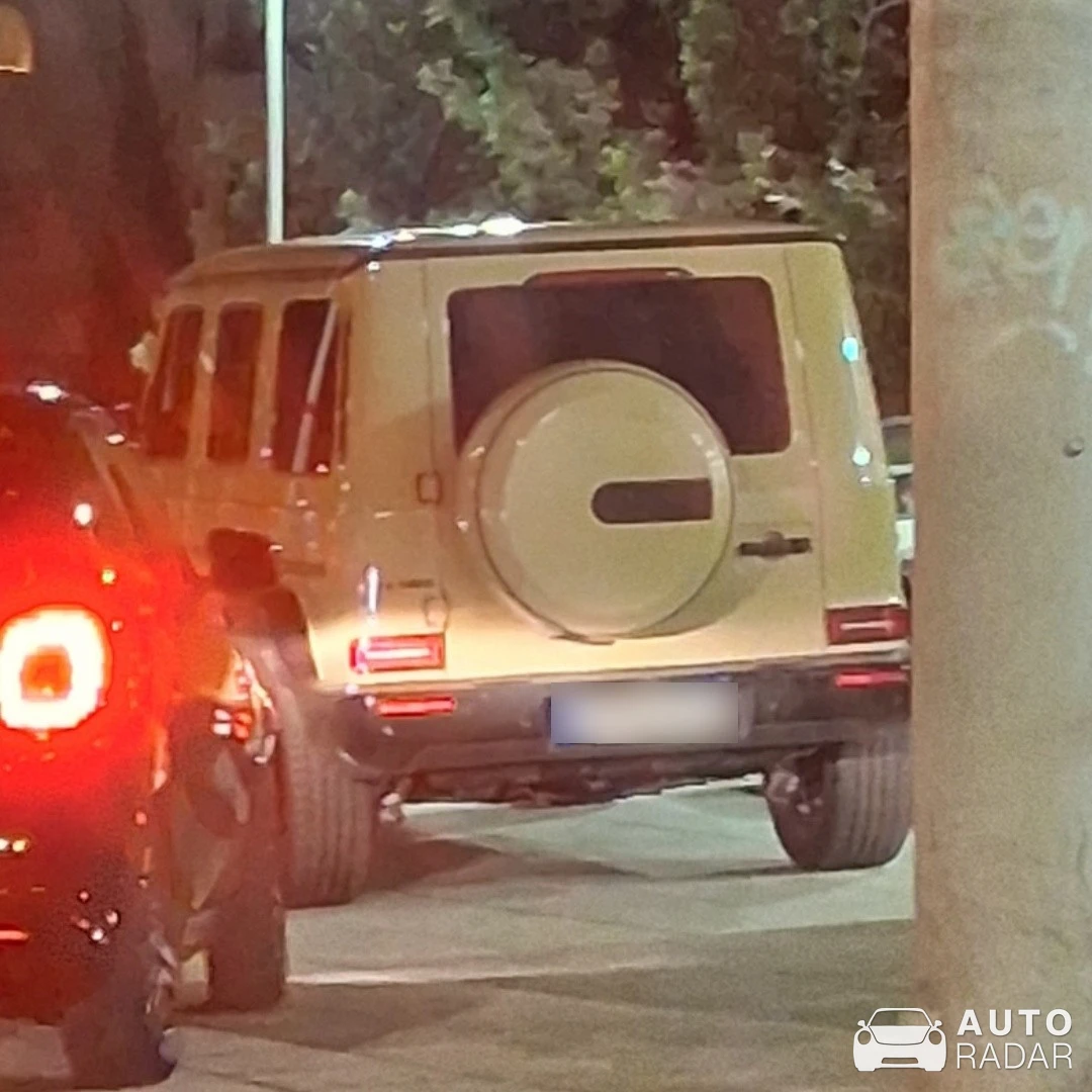 Mercedes-Benz G 500 spotted in Glyfada, Greece
