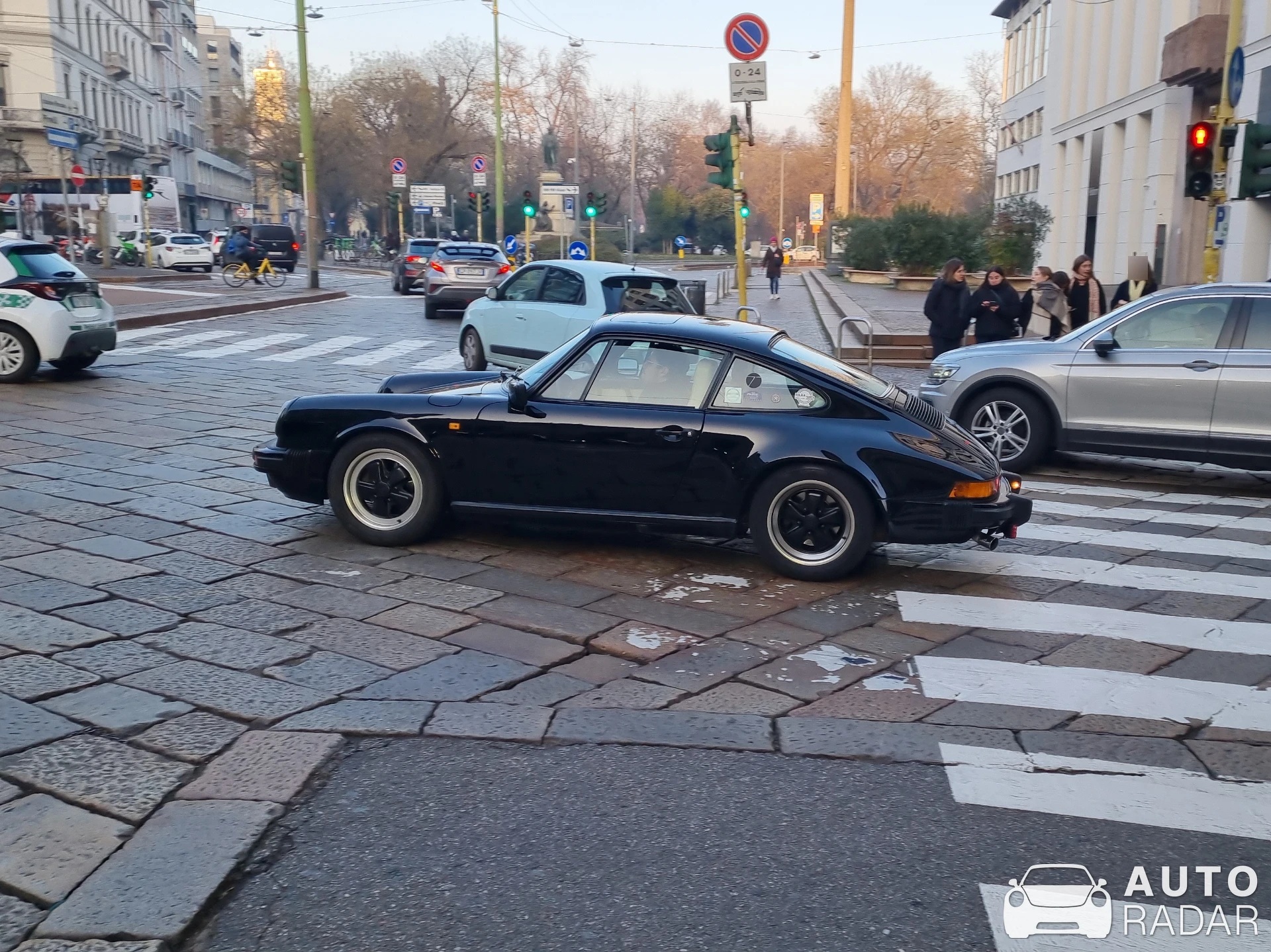Porsche 911 SC spotted in Milano, Italy