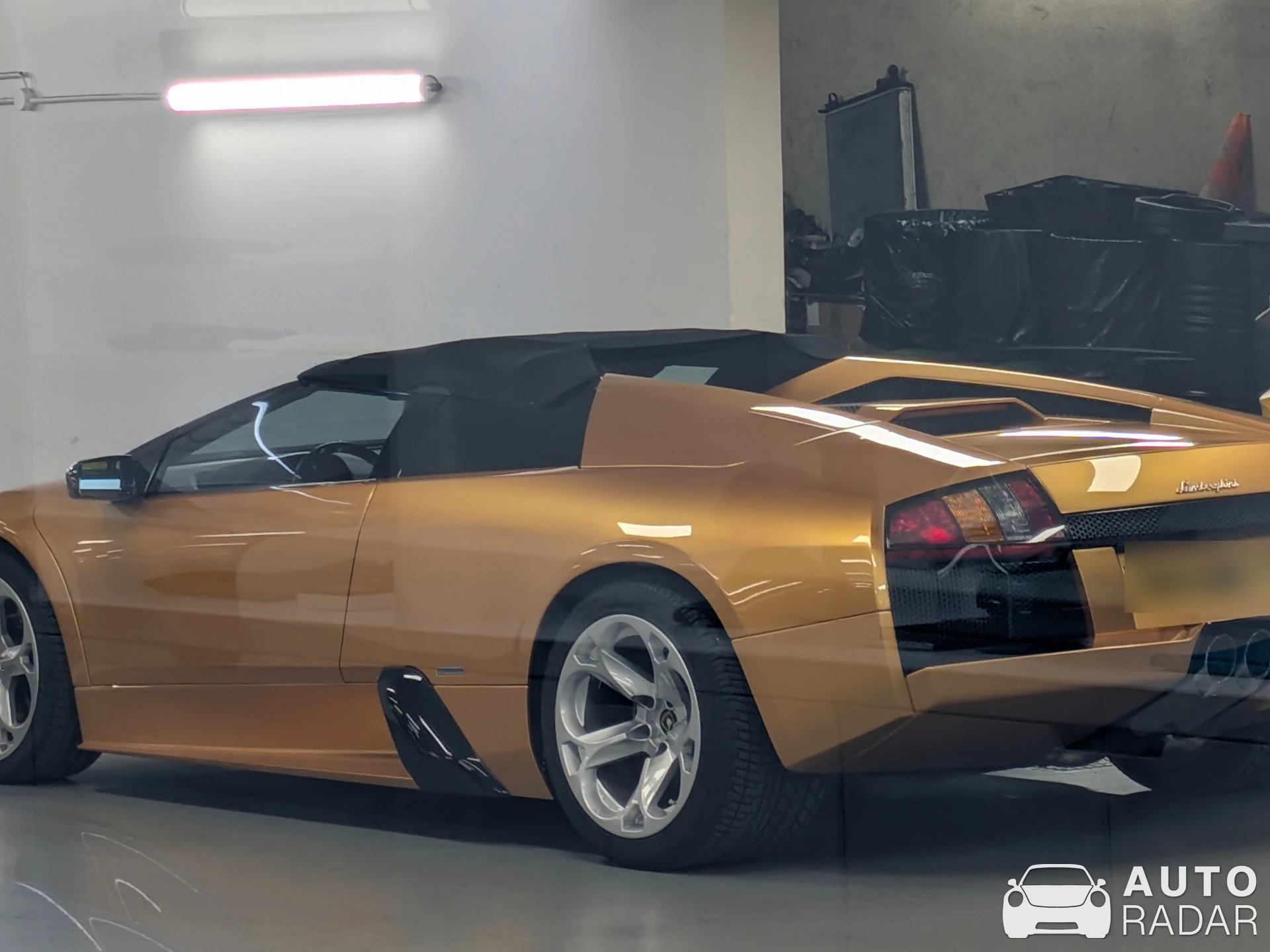 Lamborghini Murciélago Roadster spotted in Puteaux