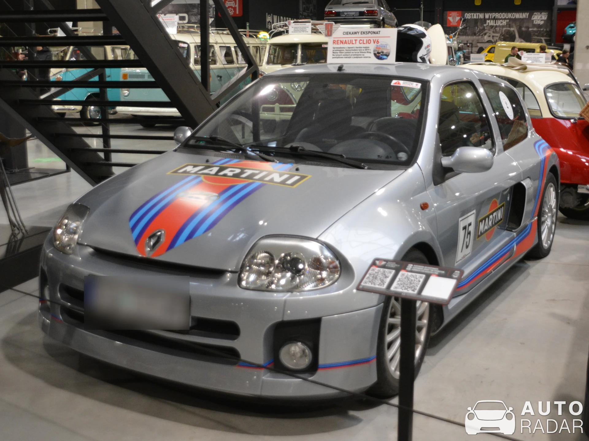 Renault Clio V6 spotted