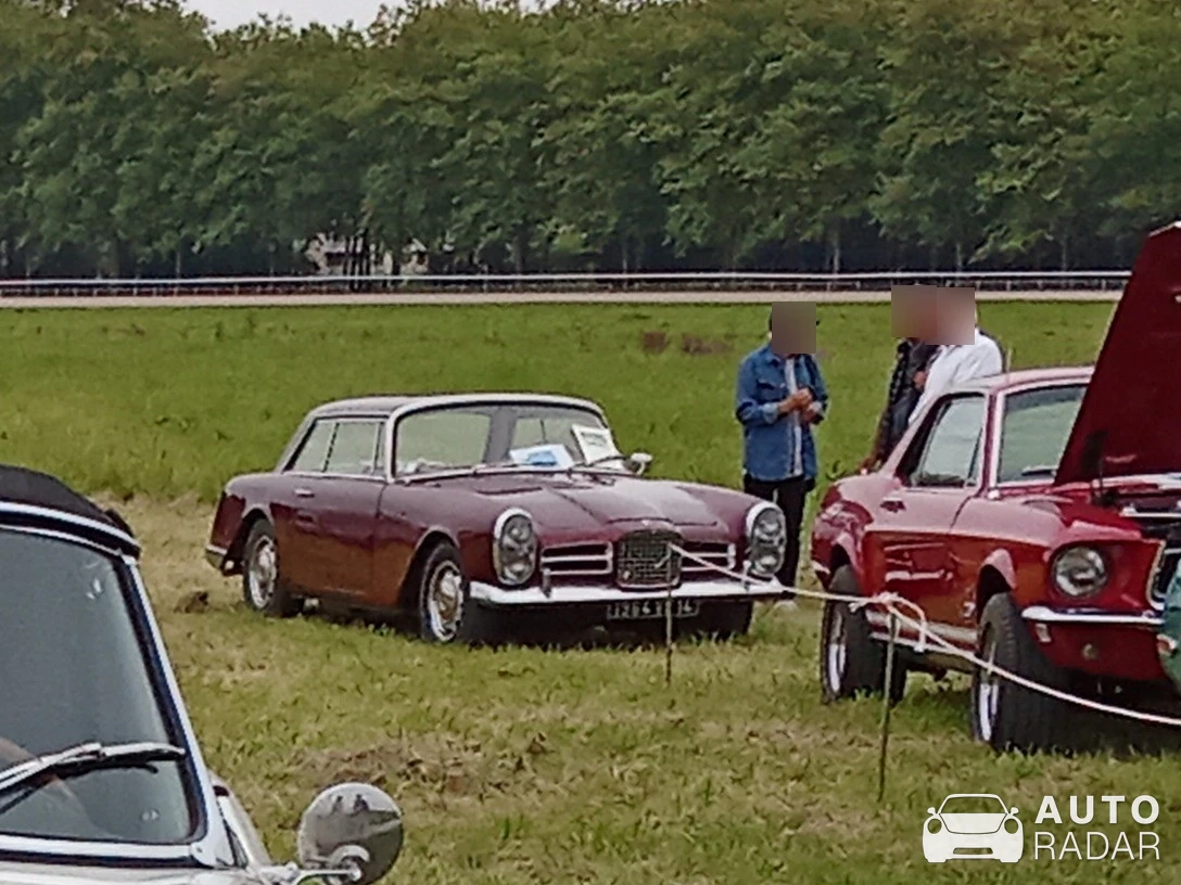 Facel Vega HK 500 spotted in Caen