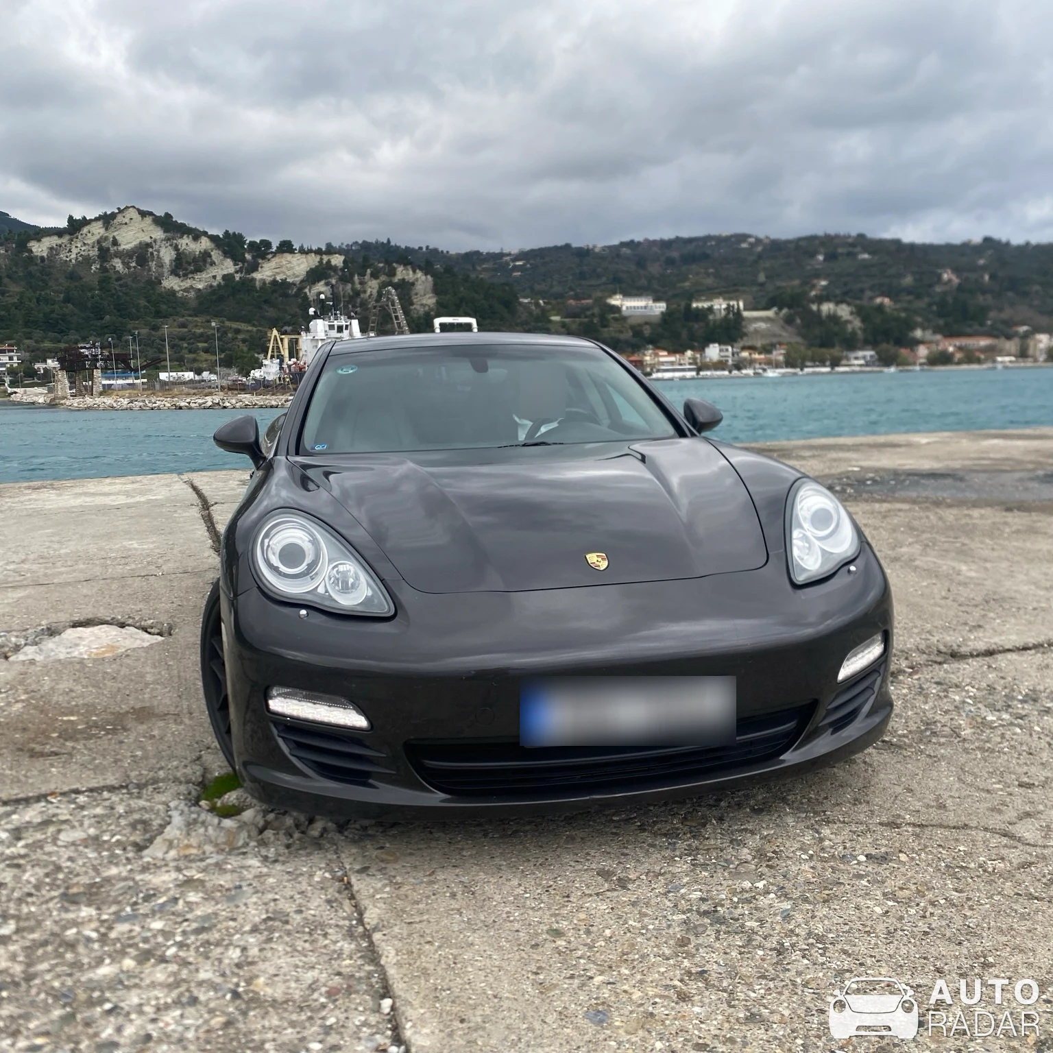 Porsche 970 Panamera S E-Hybrid spotted in Paralia Kimis