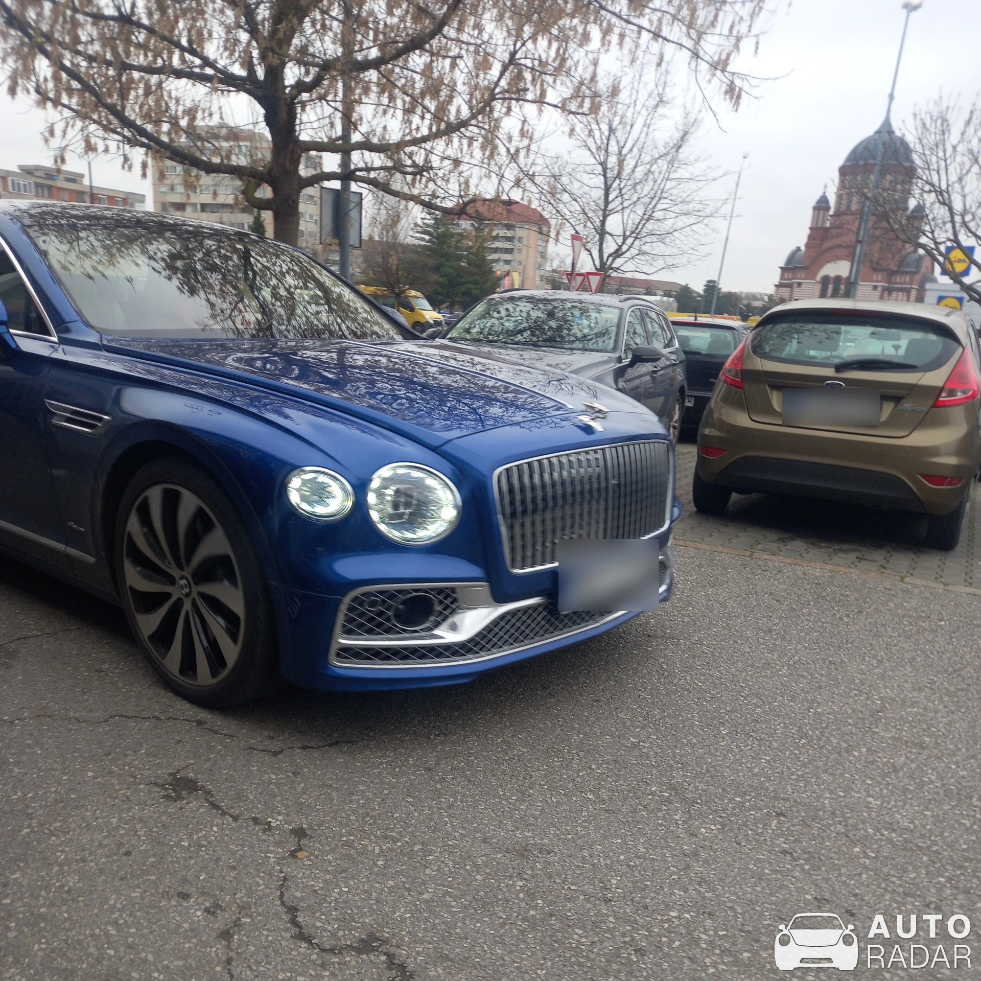 Bentley Flying Spur V8 Azure spotted in Oradea