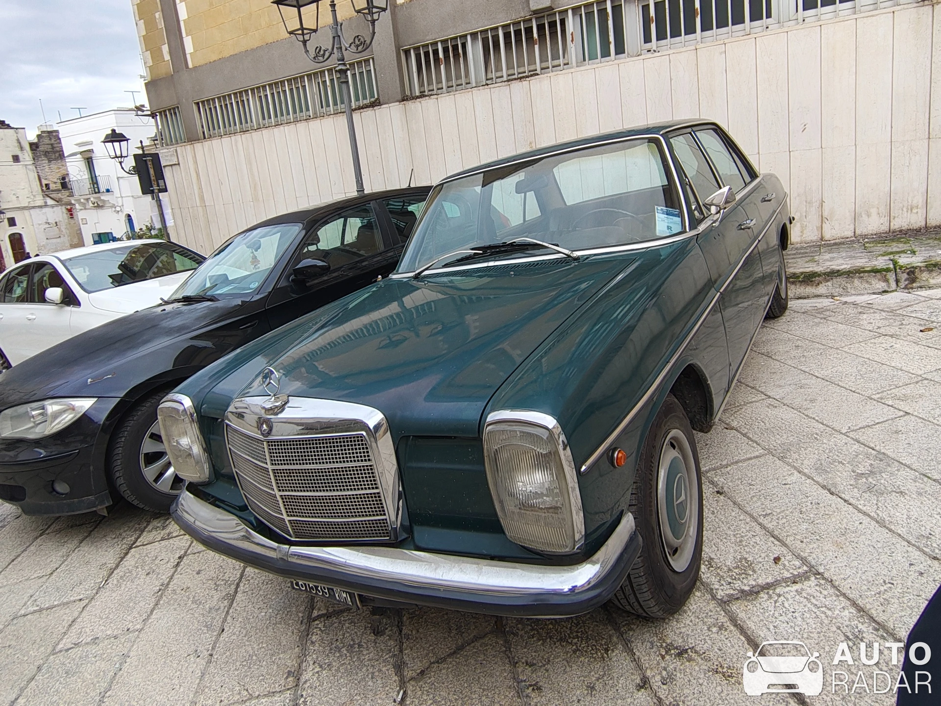 Mercedes-Benz 250CE W114 spotted in Grottaglie