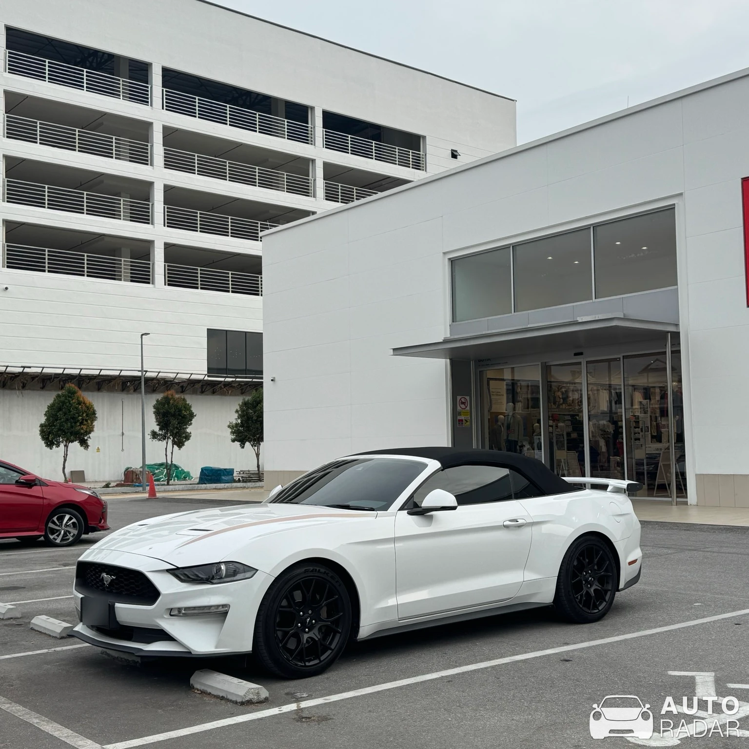 Ford Mustang 2.3 Ecoboost Convertible spotted in Klebang, Malaysia