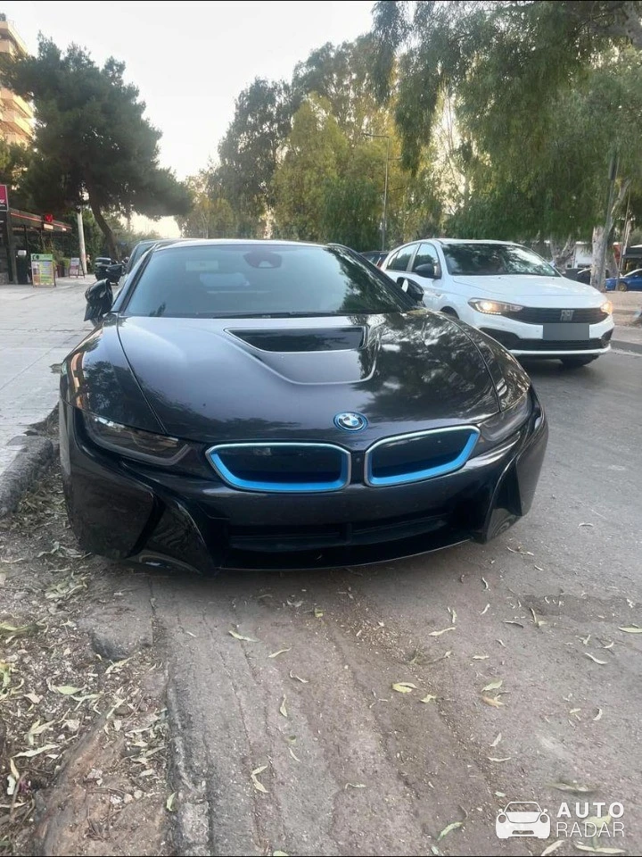 BMW i8 spotted in Glyfada, Greece