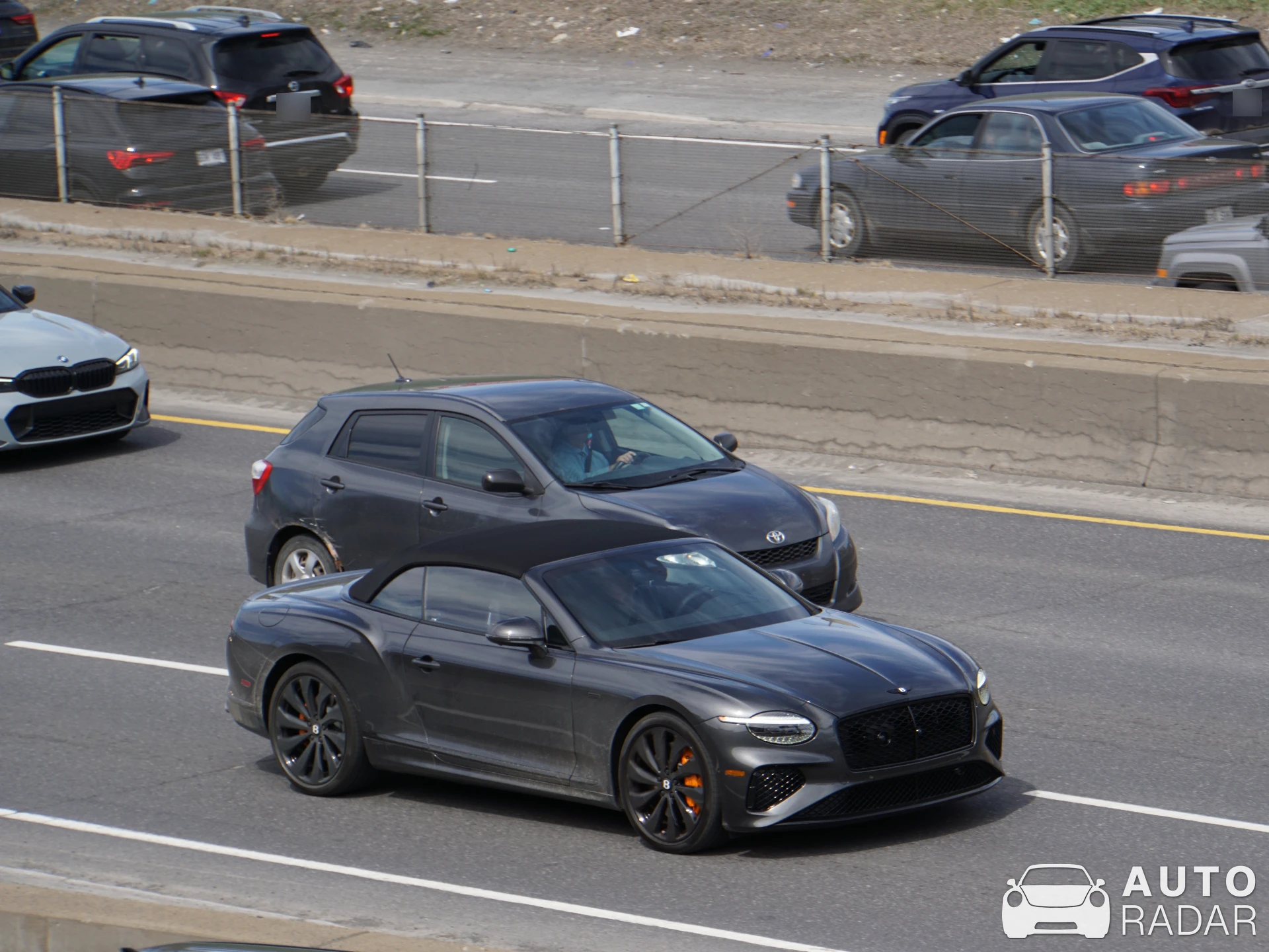 Bentley Continental GTC 2025 spotted in Montréal