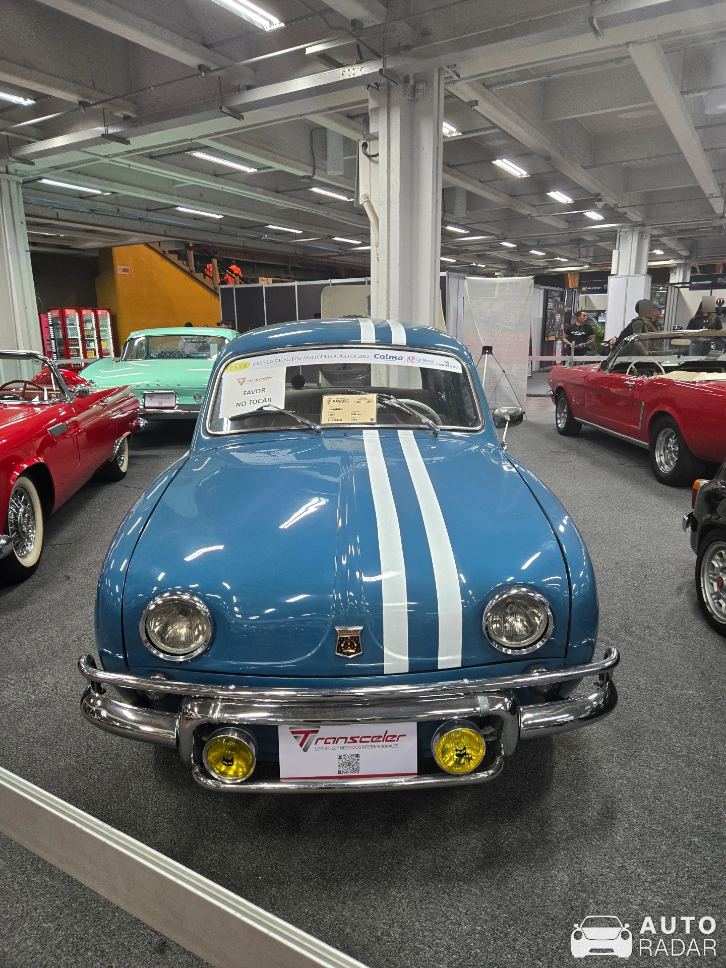 Renault Dauphine spotted in Bogotá