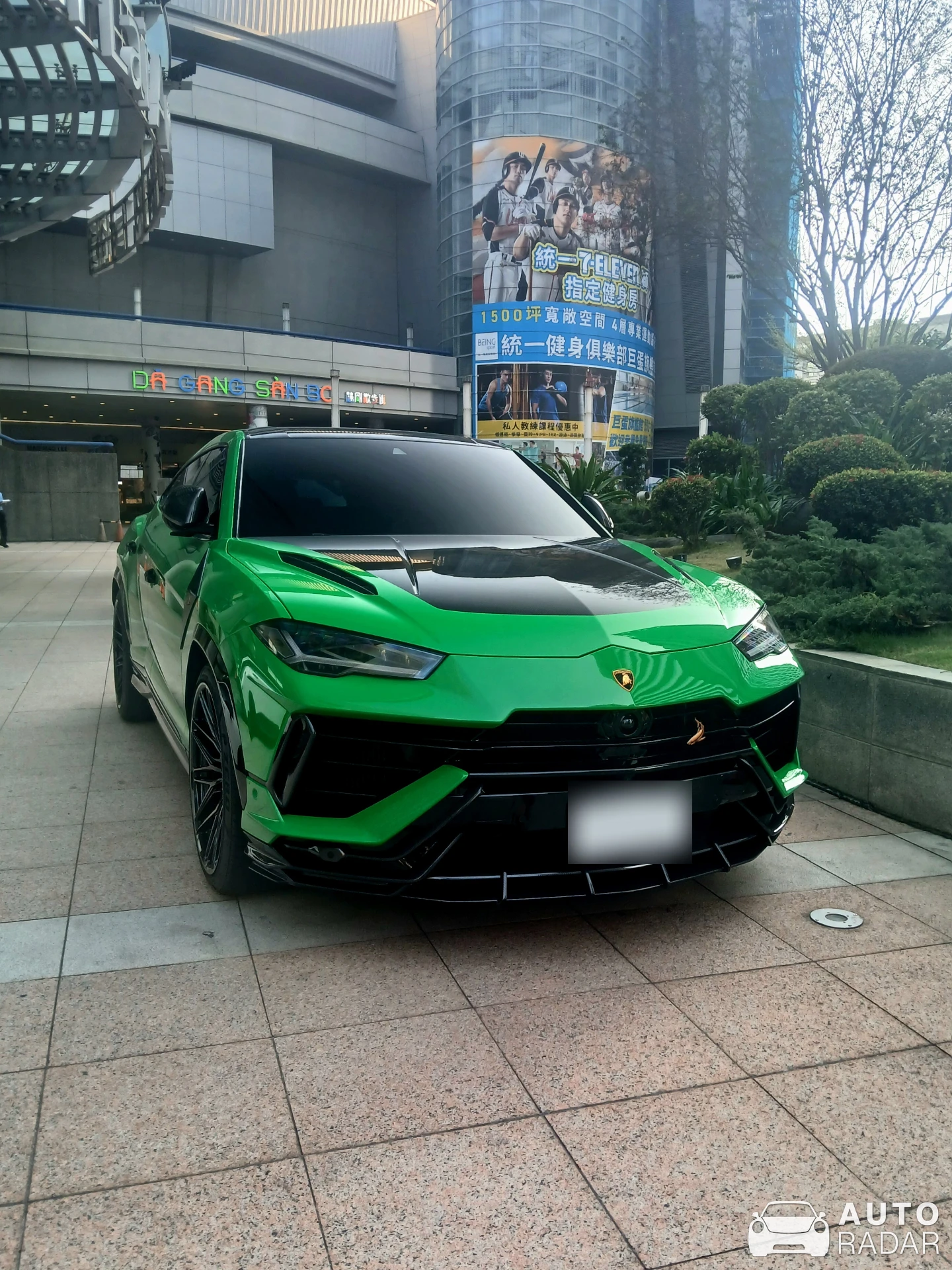 Lamborghini Urus Topcar Design spotted in 高雄市