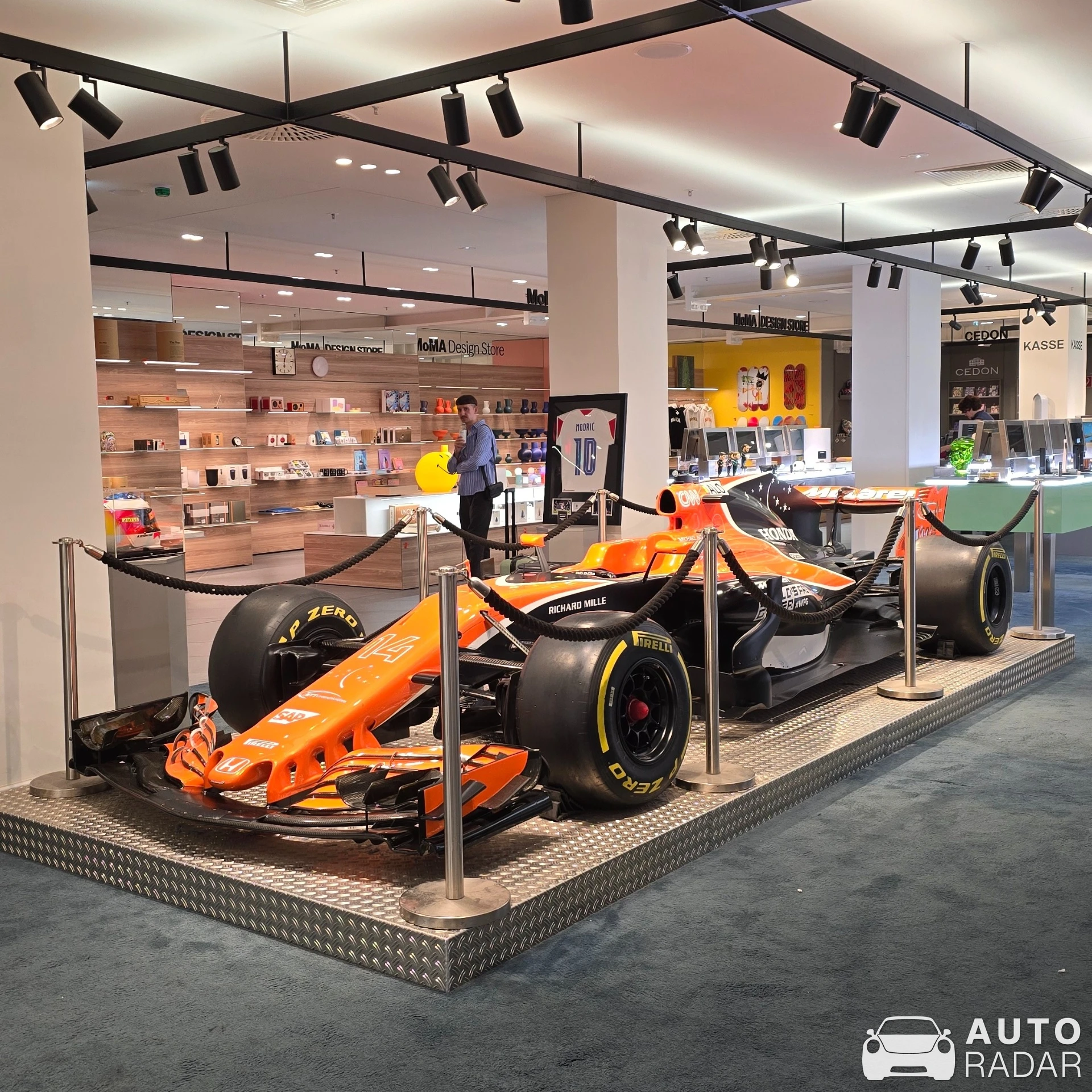 McLaren MCL32 spotted in Berlin, Germany