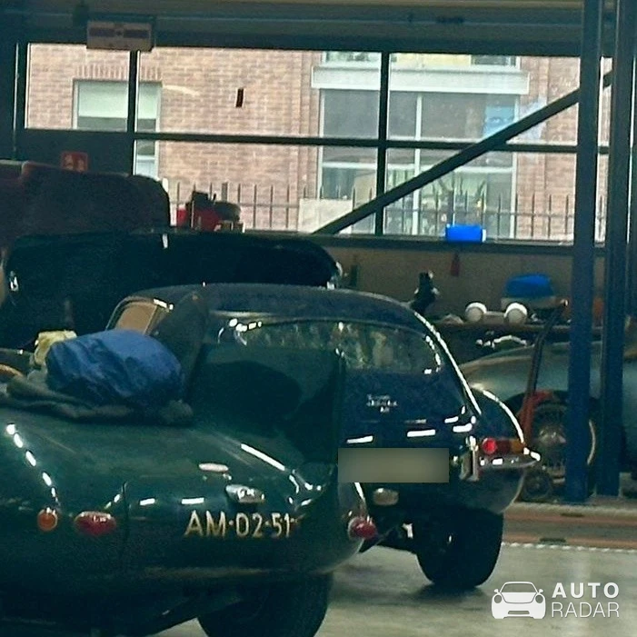 Jaguar E-Type Series 1 Coupe spotted in Dirksland