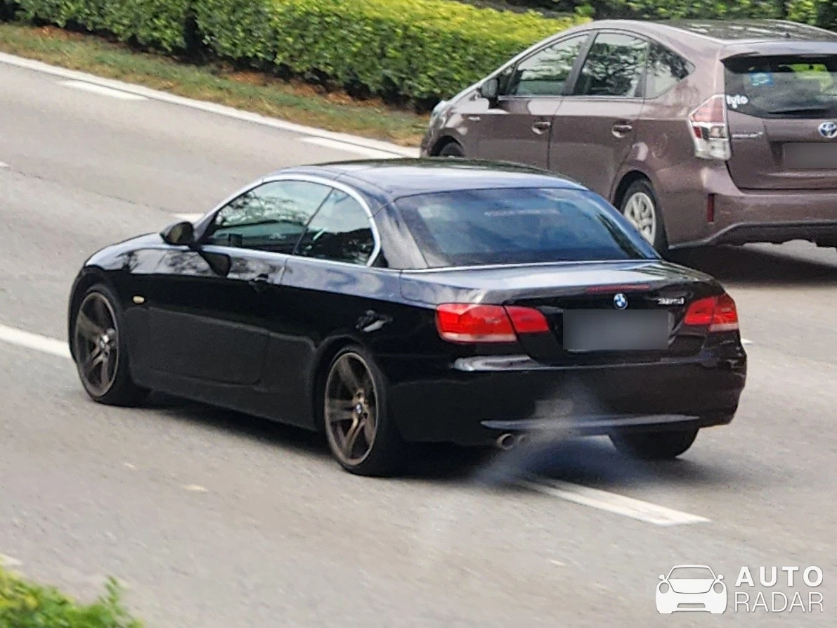 BMW 3 Series Cabriolet E93 spotted in Singapore