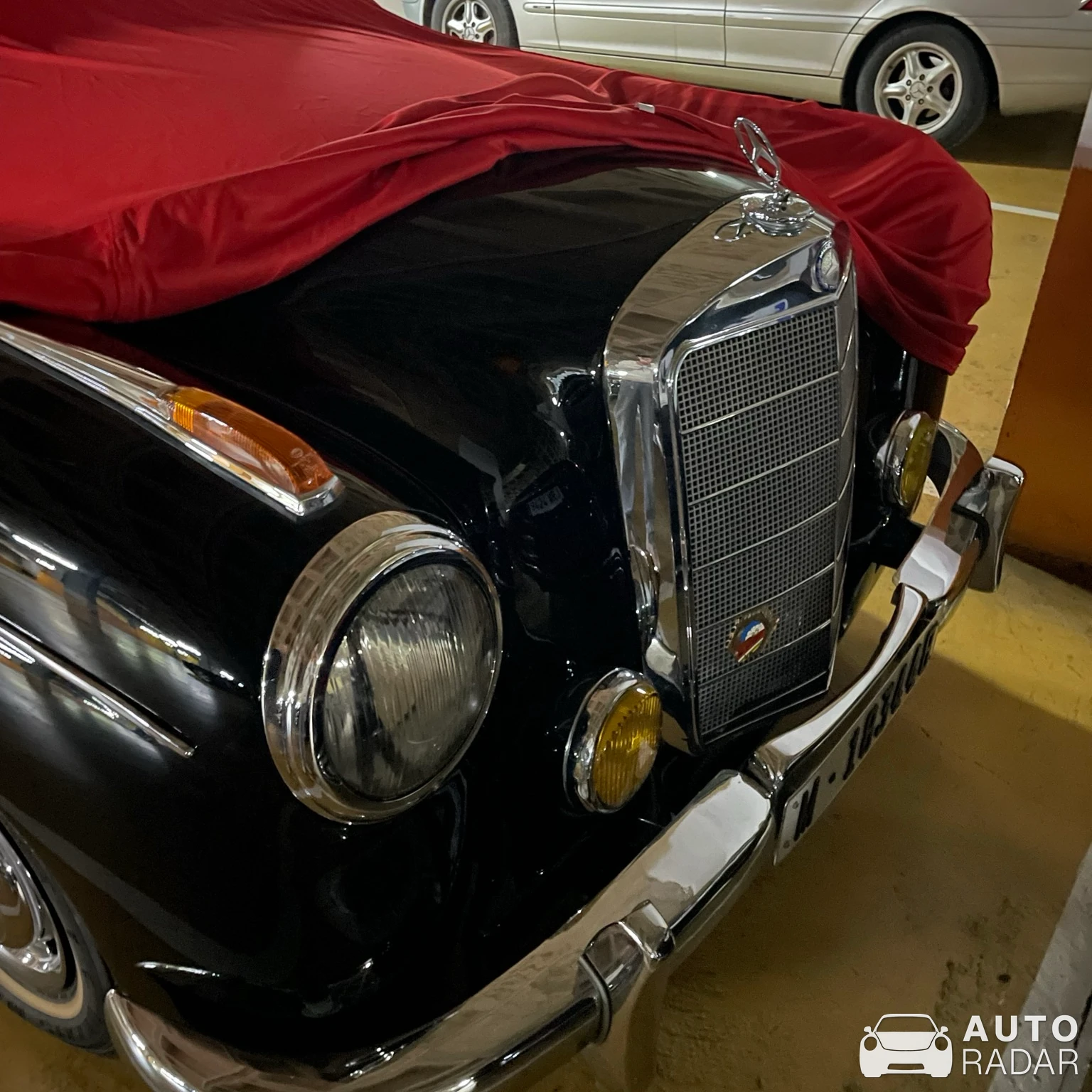 Mercedes-Benz W128 spotted in Logroño
