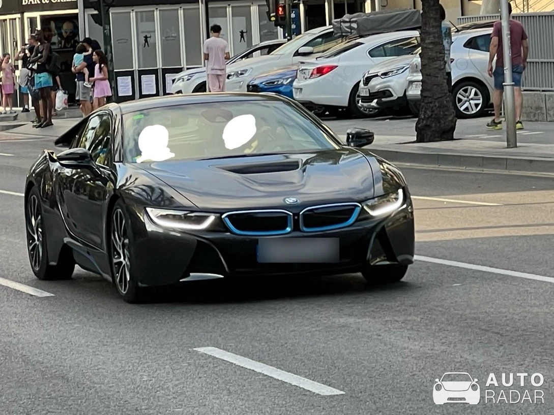BMW i8 Roadster spotted in Salou, Spain