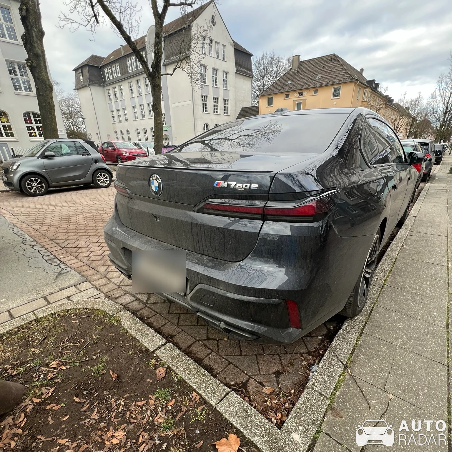 BMW M760e xDrive spotted in Essen, Deutschland