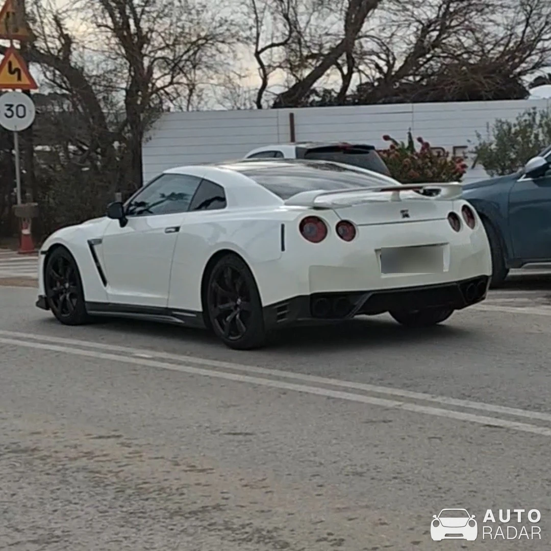 Nissan GT-R R35 spotted in Vouliagmeni, Greece