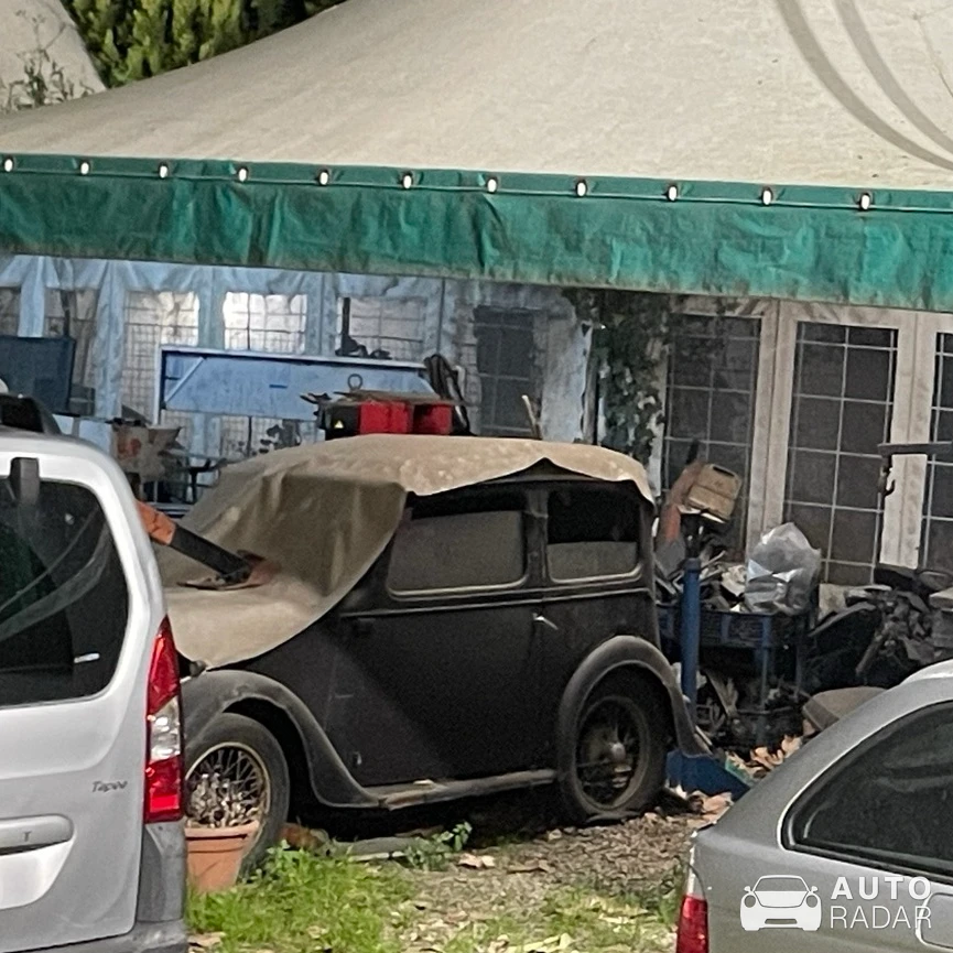 Austin 6 spotted in Firenze