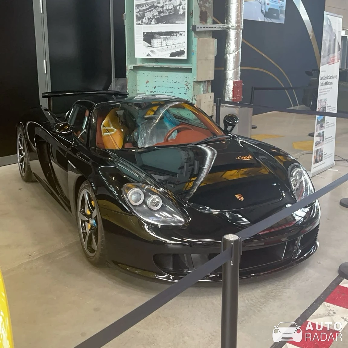Porsche Carrera GT spotted in München, Deutschland