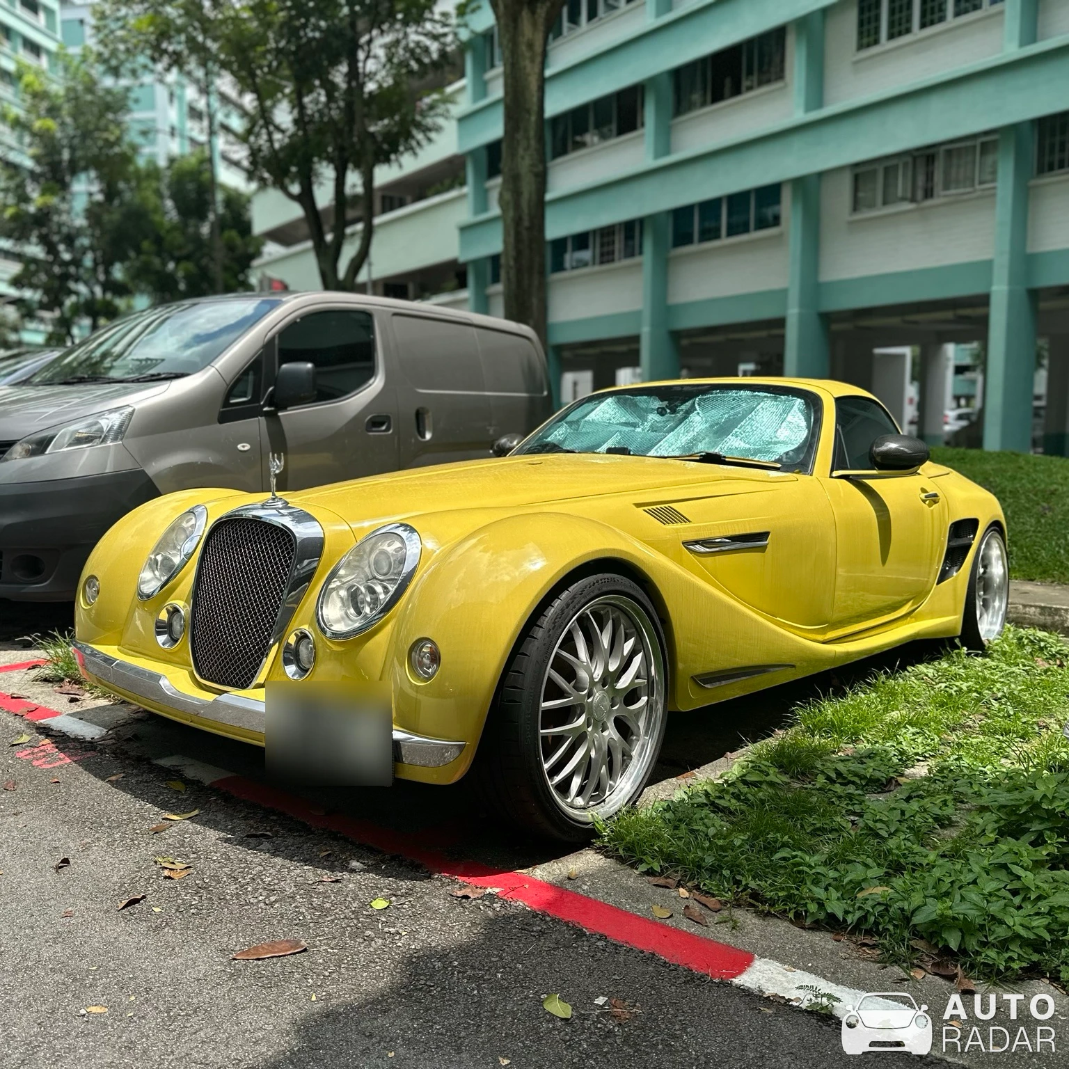 Mitsuoka Himiko spotted in Singapore