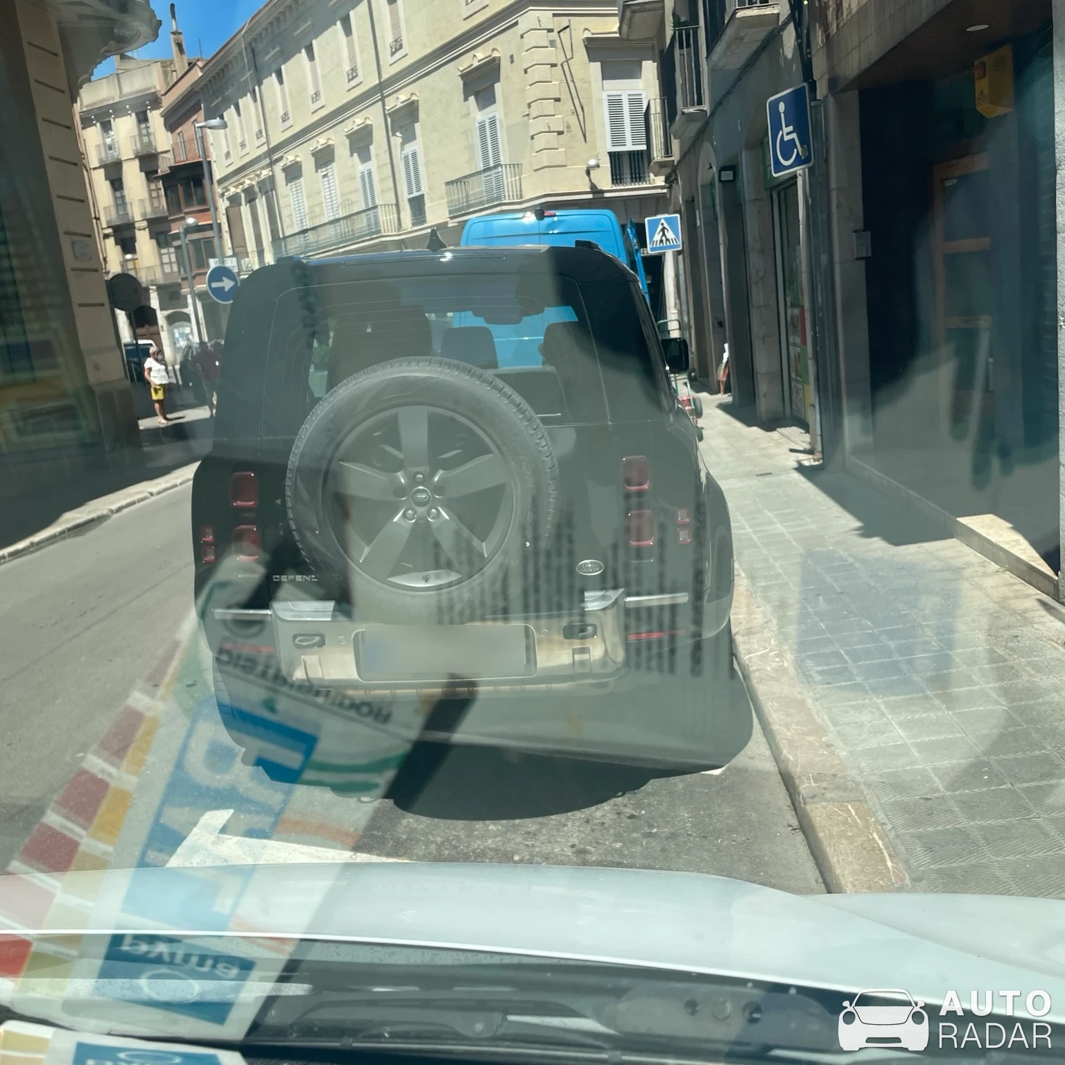 Land Rover Defender spotted in Castelló d'Empúries