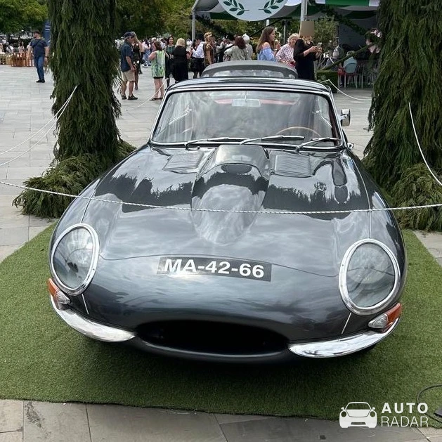 Jaguar E-Type spotted in Lisbon, Portugal