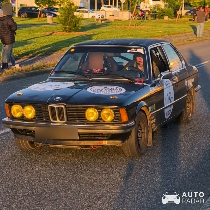 BMW 323i E21 spotted in Blagnac