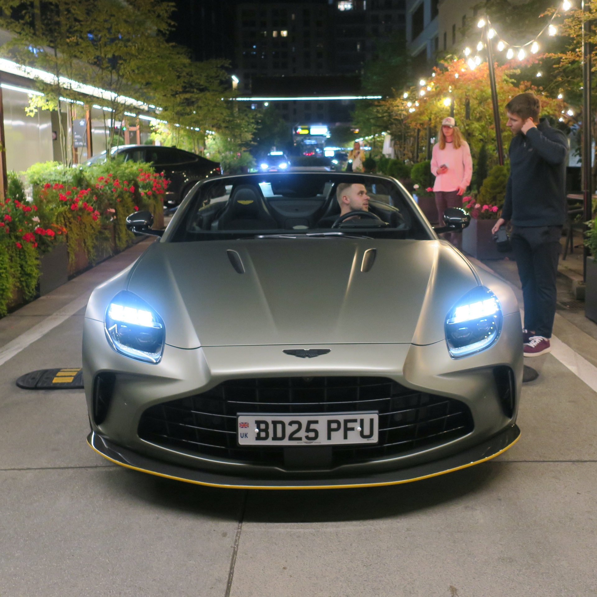 Aston Martin Vantage Roadster 2024