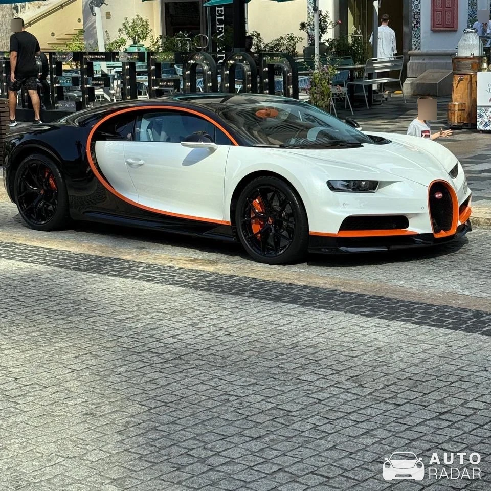 Bugatti Chiron spotted in Dubai, United Arab Emirates
