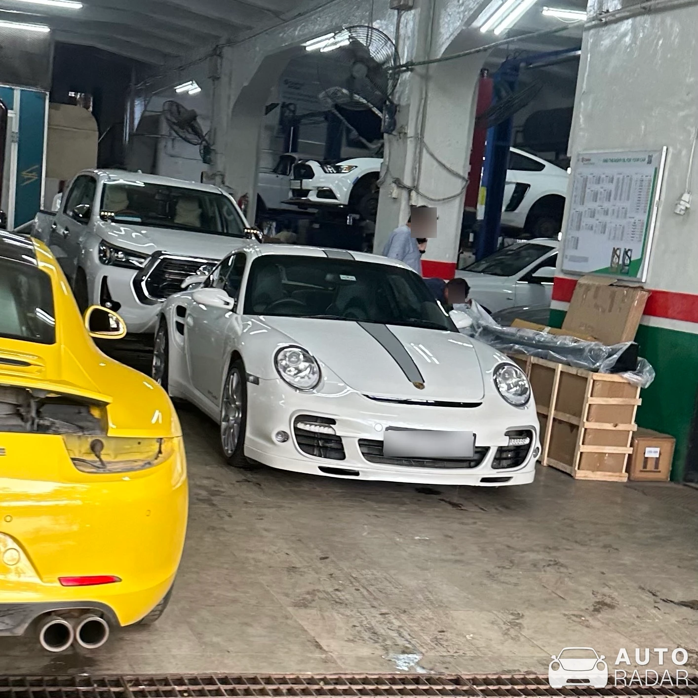 Porsche TechArt 997 Turbo spotted in Mumbai