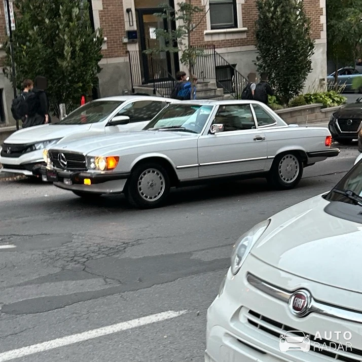 Mercedes-Benz SL-Klasse R107 spotted in Montréal