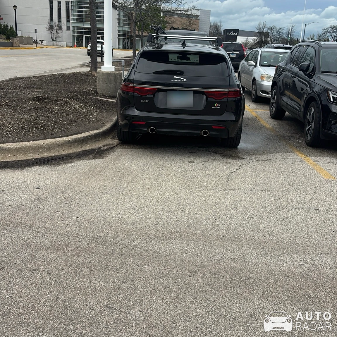 Jaguar XF Sportbrake 2021 spotted in Skokie