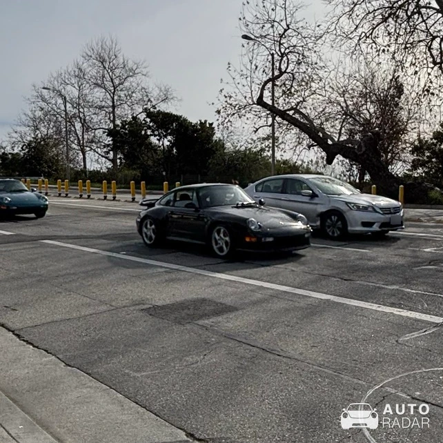 Porsche 993 Turbo S spotted in Malibu, United States