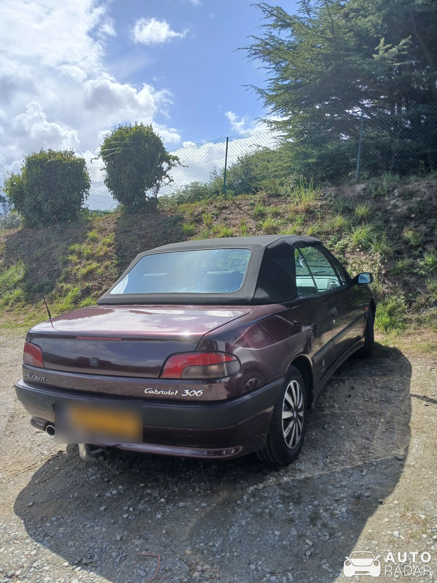 Peugeot 306 Cabrio spotted in Plouezoc'h