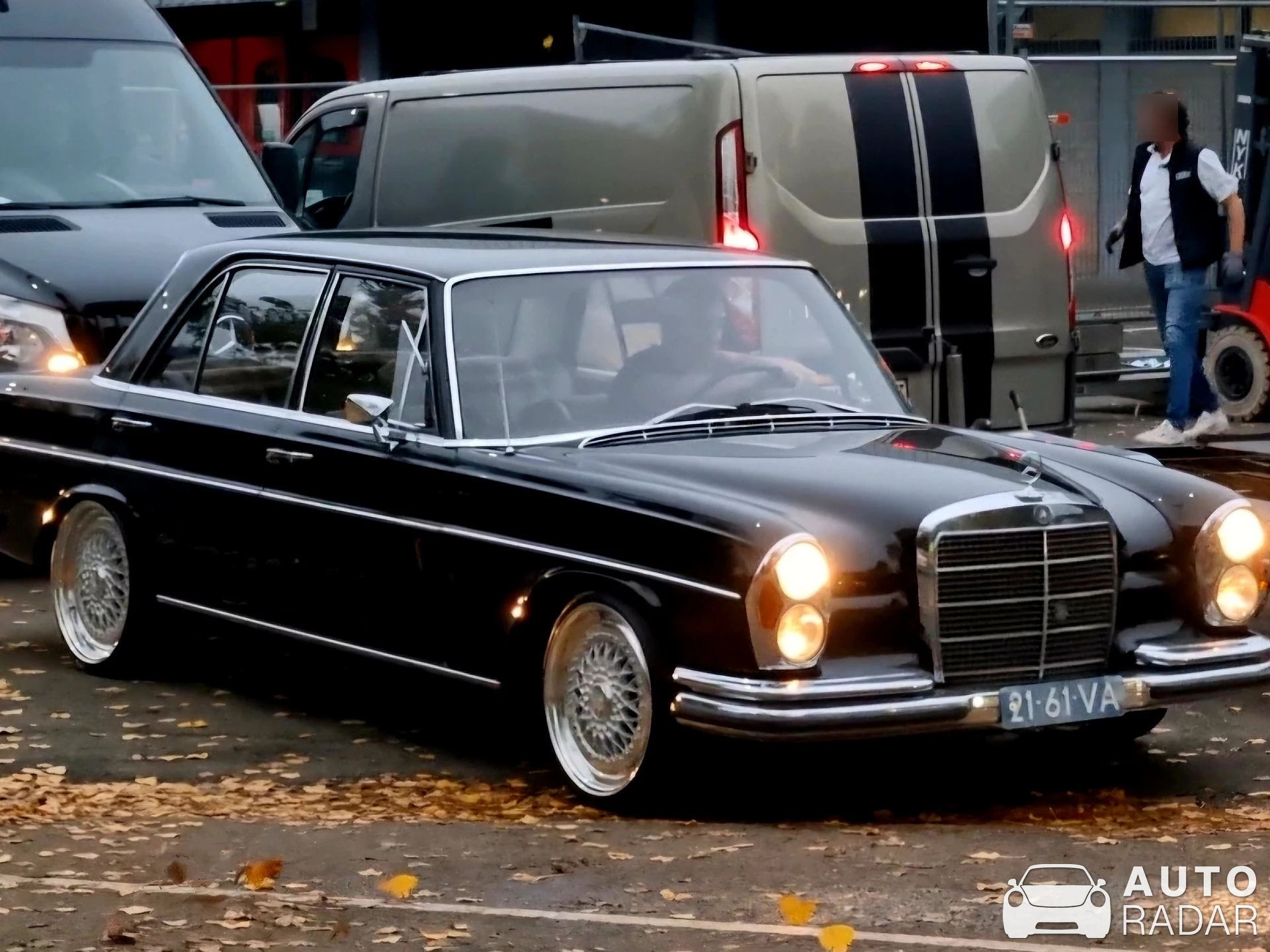 Mercedes-Benz 280 SE spotted in Rotterdam, Netherlands