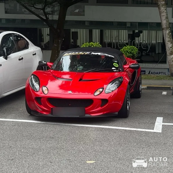 Lotus Elise S2 S spotted in Singapore