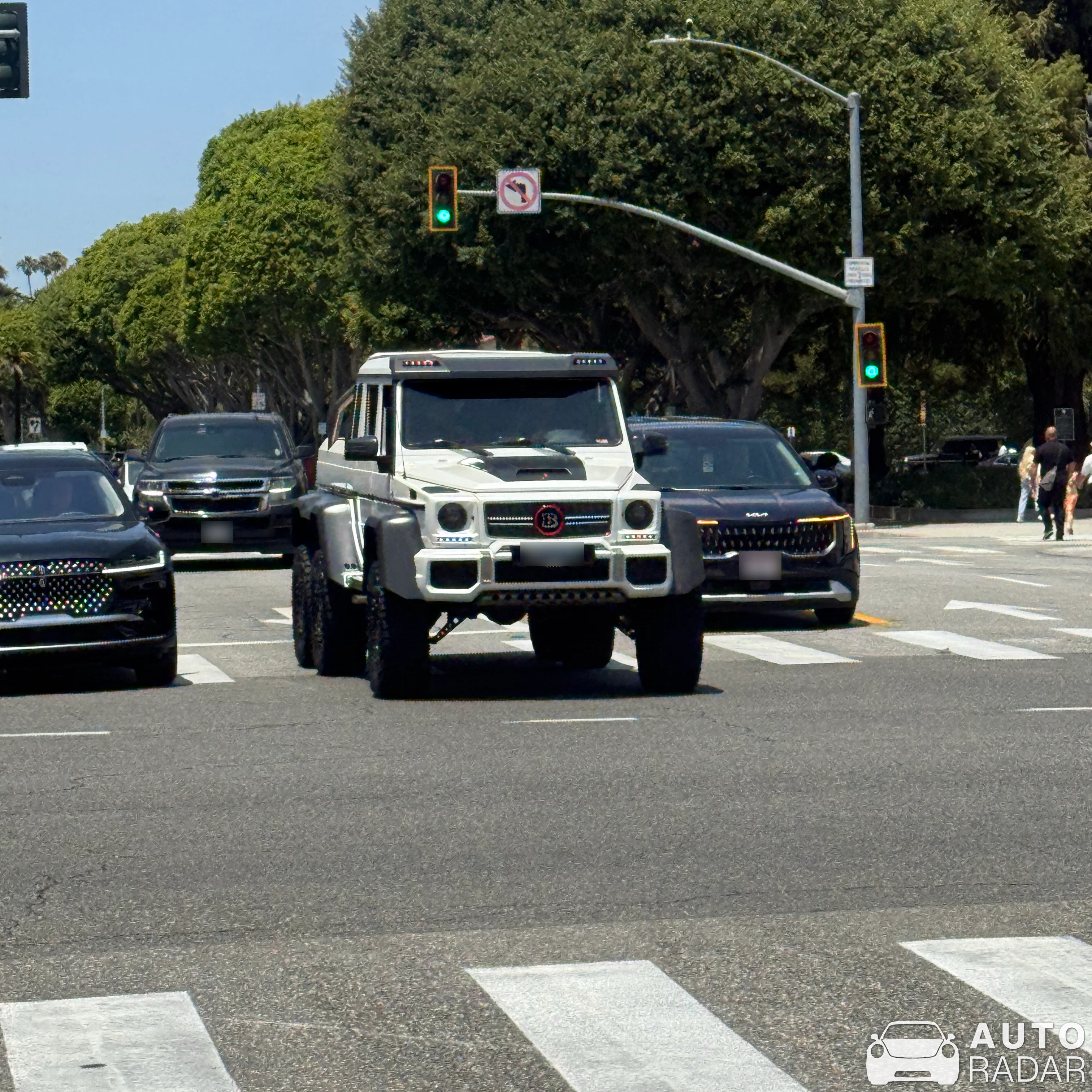 Mercedes-Benz G 63 AMG 6x6 Brabus spotted in Beverly Hills