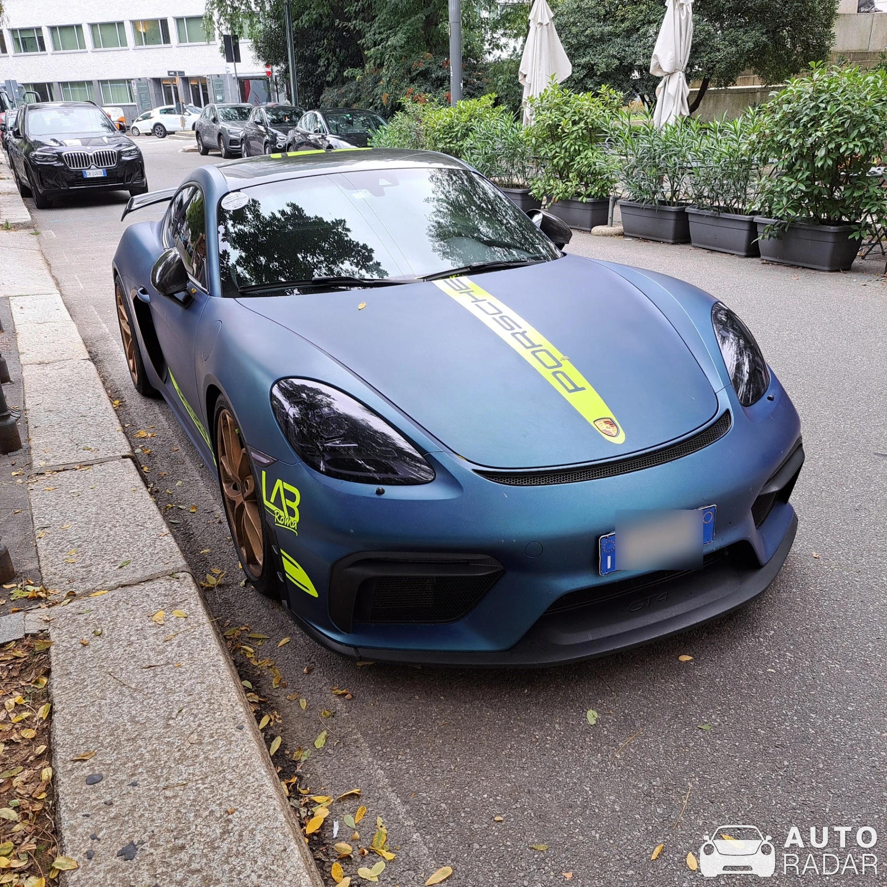 Porsche 718 Cayman GT4 spotted in Milano, Italy