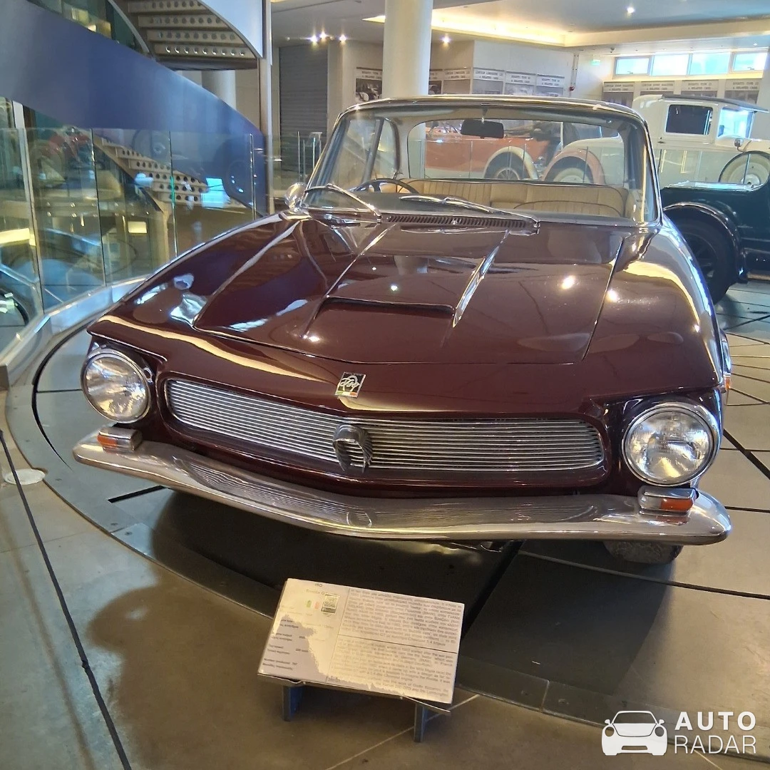 Iso Rivolta IR 300 GT spotted in Αθήνα