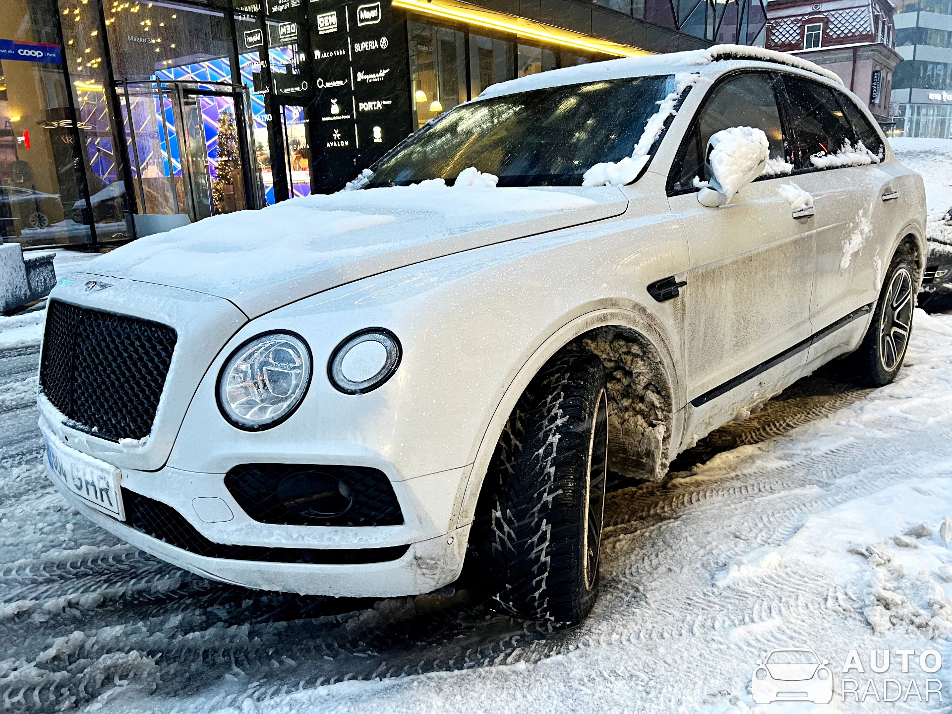 Bentley Bentayga V8 spotted in Tallinn, Эстония