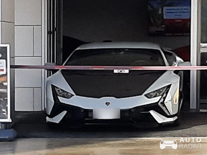 Lamborghini Huracán LP640-2 Tecnica spotted in Cagliari