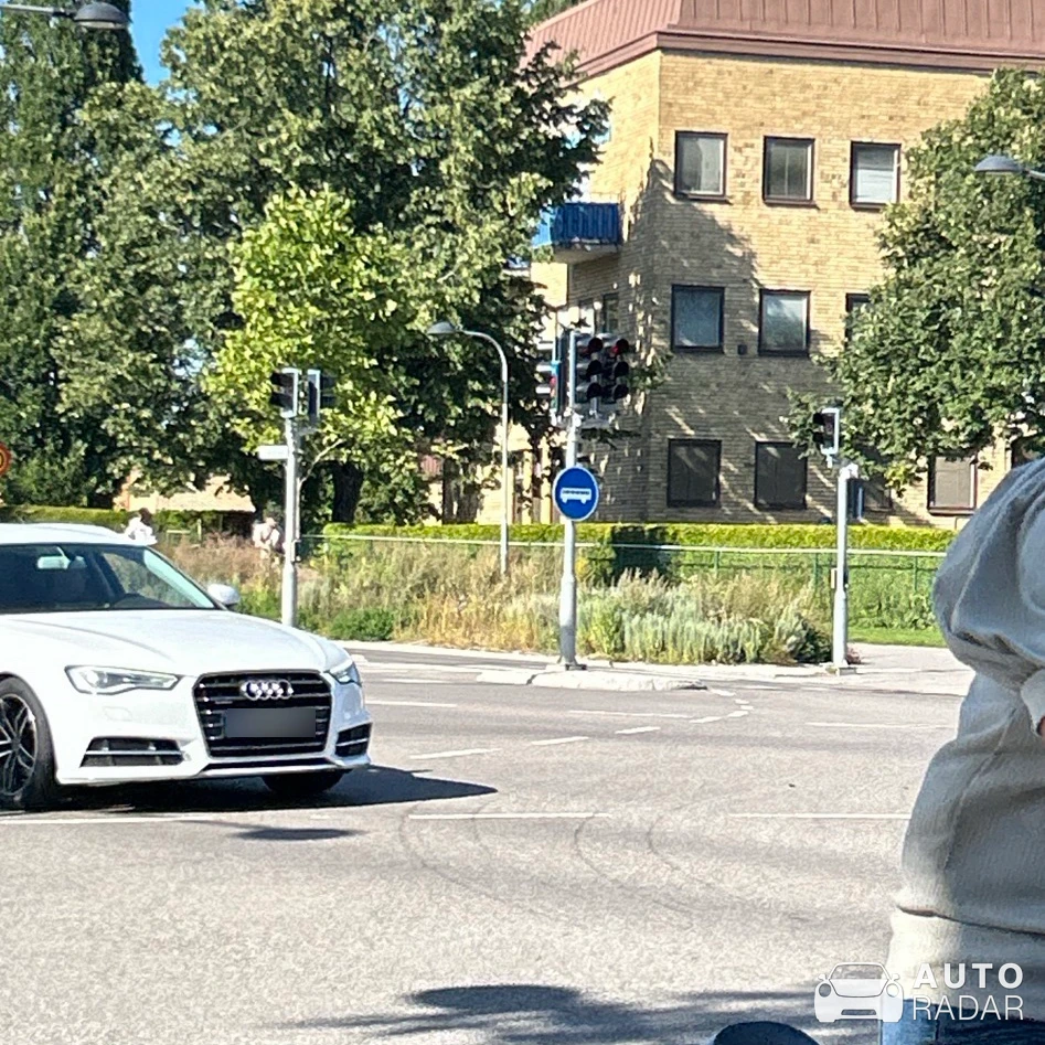 Volkswagen ID.7 spotted