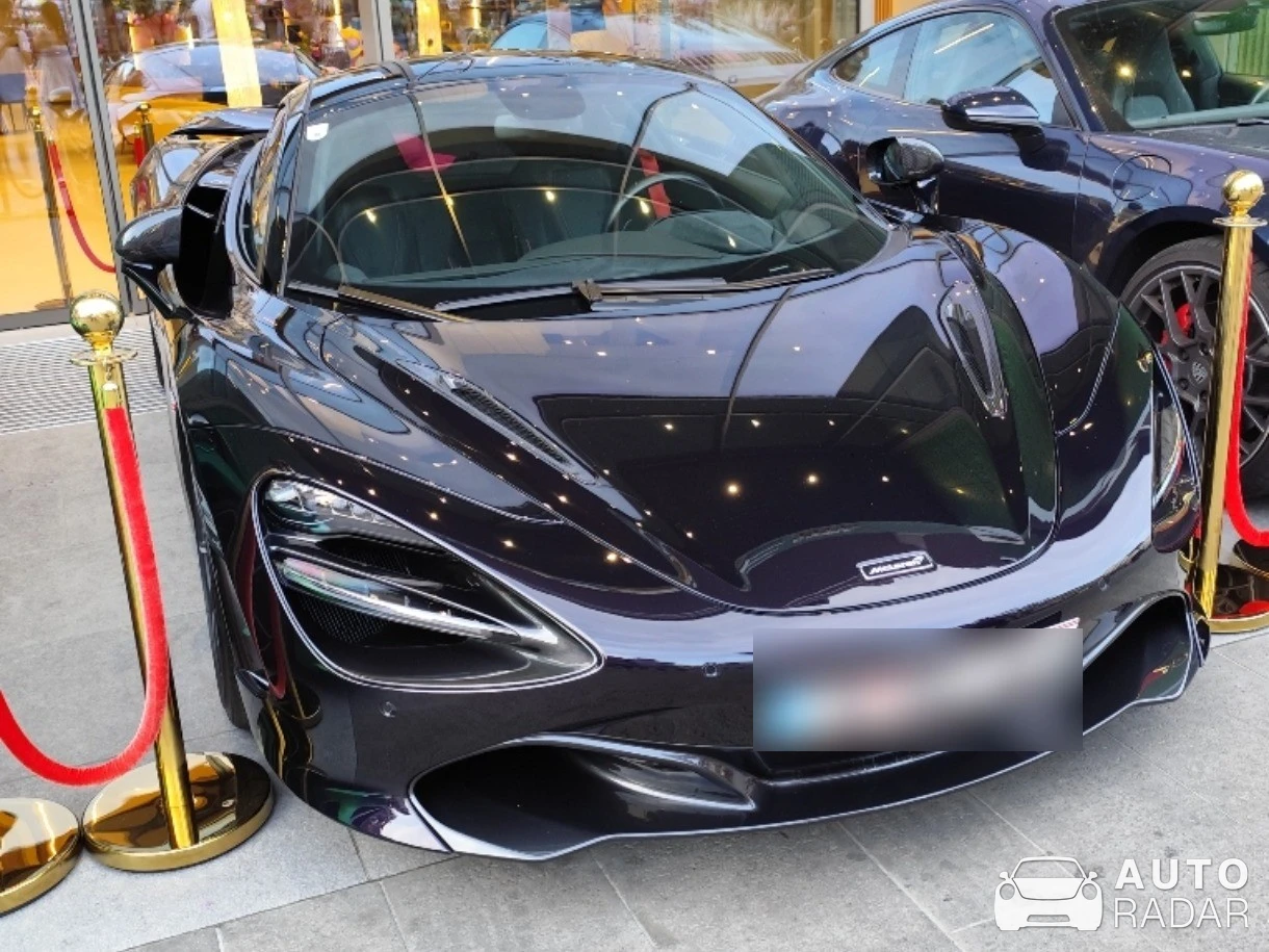 McLaren 720S Spider spotted in Caorle, Italy