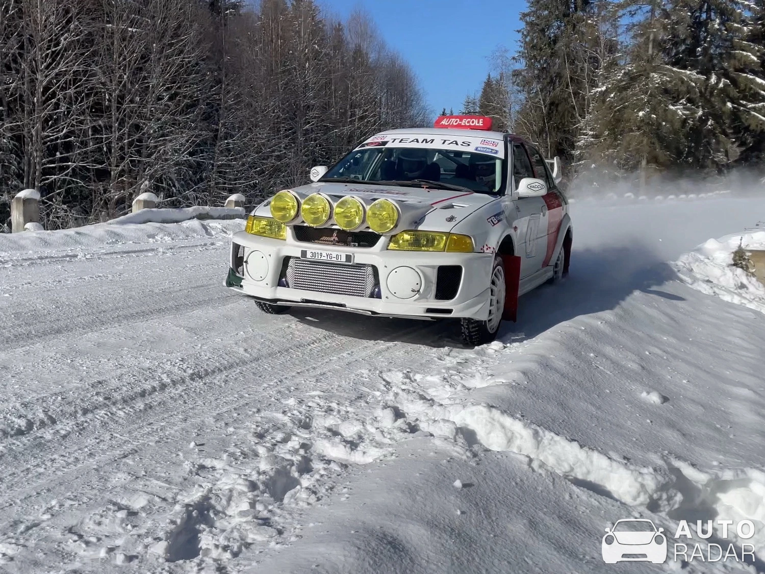 Mitsubishi Lancer Evolution VI spotted in Zagon, România
