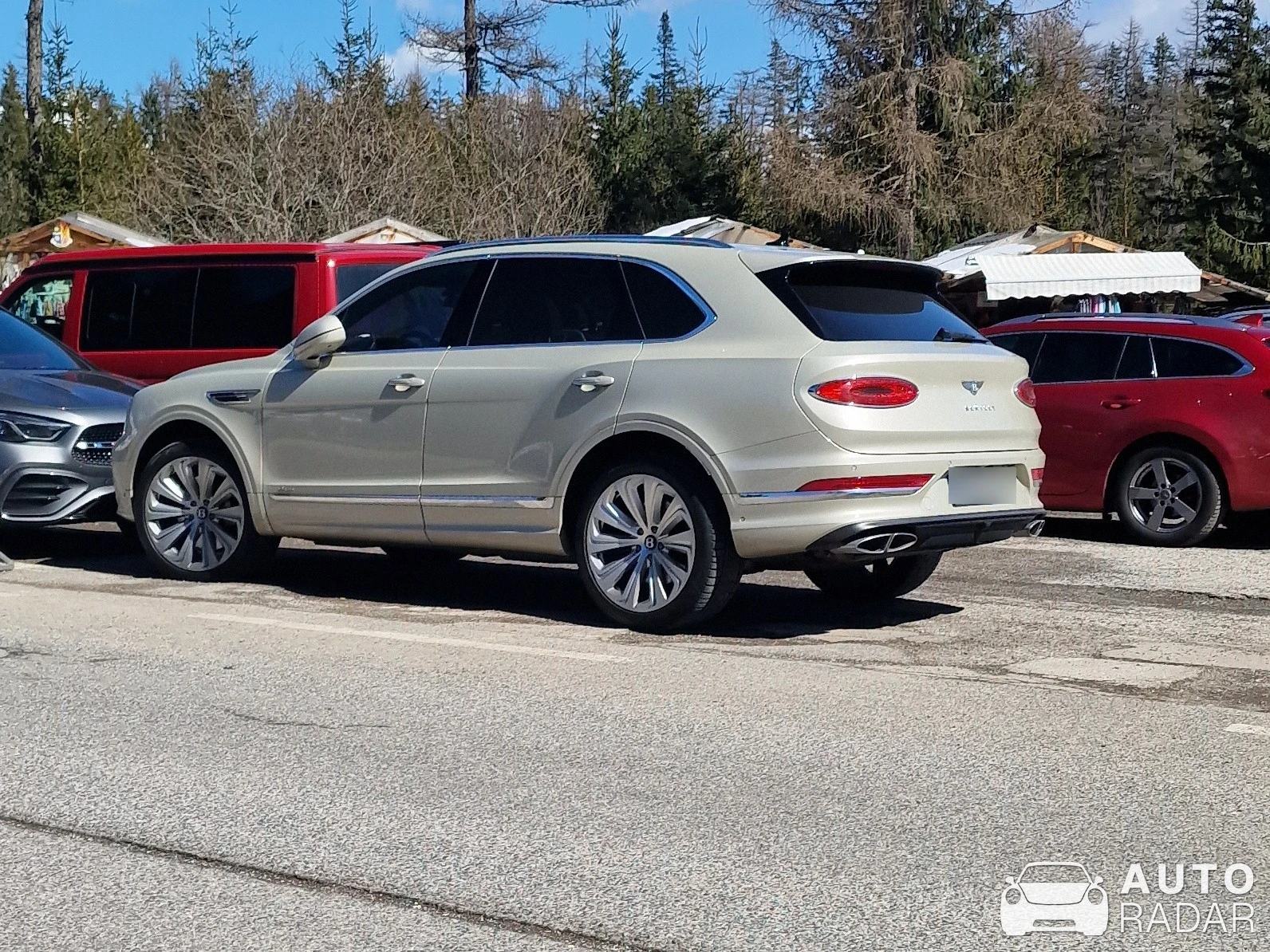 Bentley Bentayga V8 spotted in Zakopane