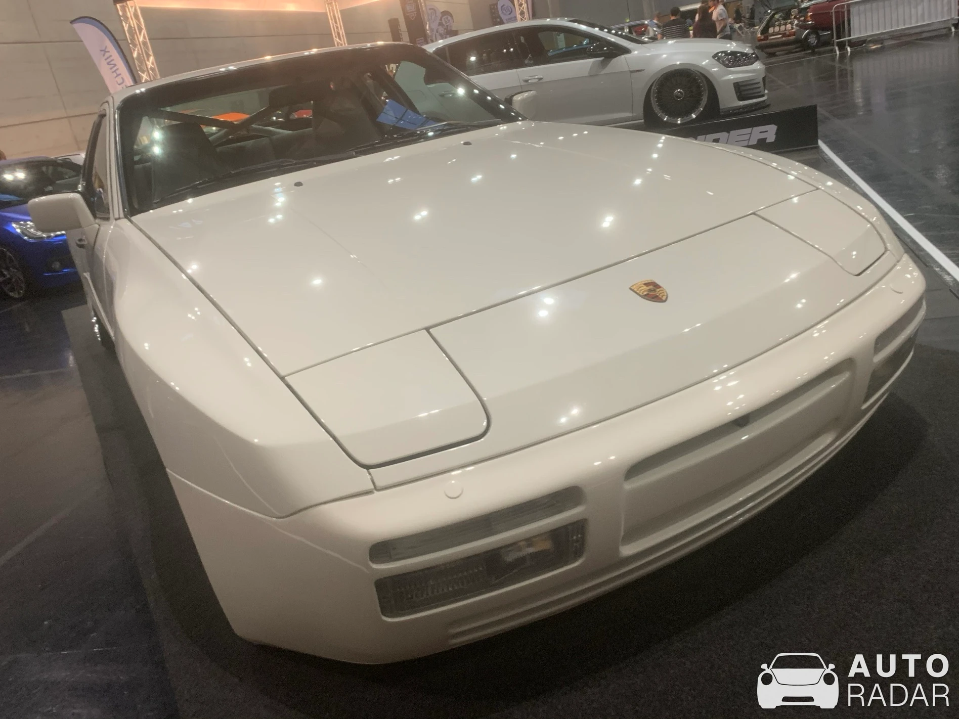 Porsche 944 S2 spotted in Wien, Österreich