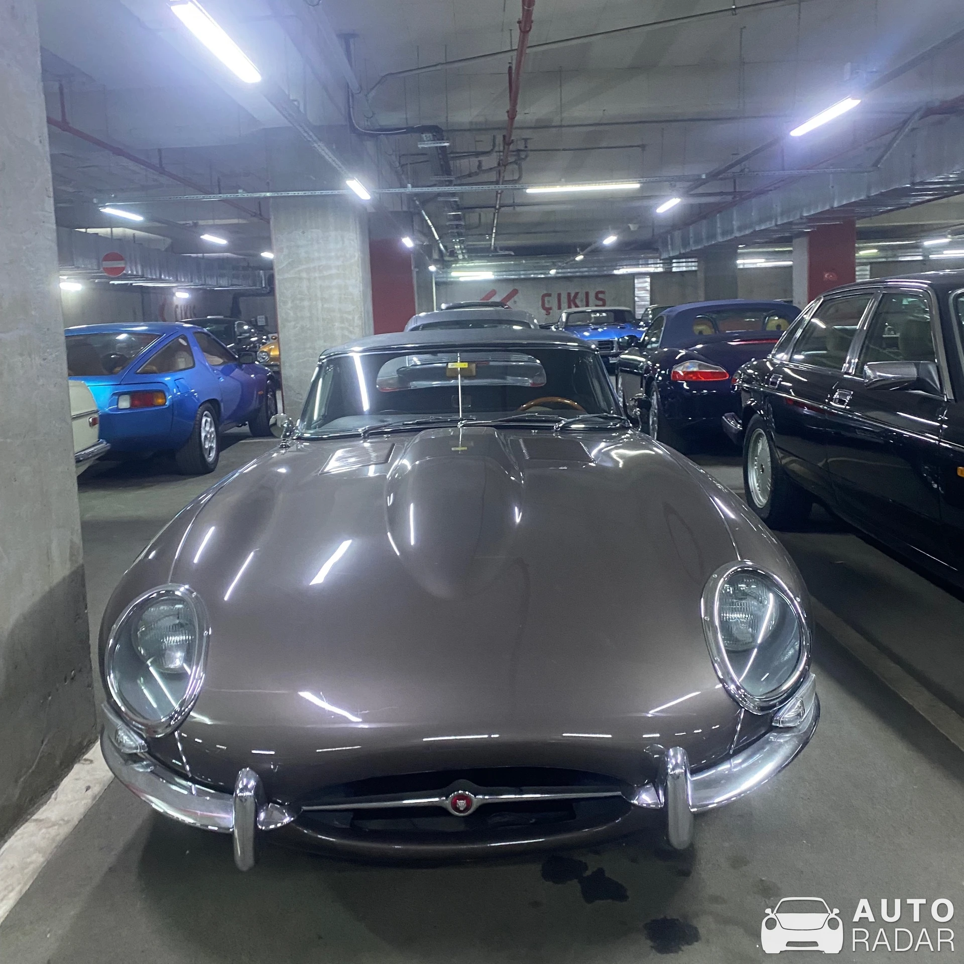 Jaguar E-Type spotted in Sarıyer, Türkiye