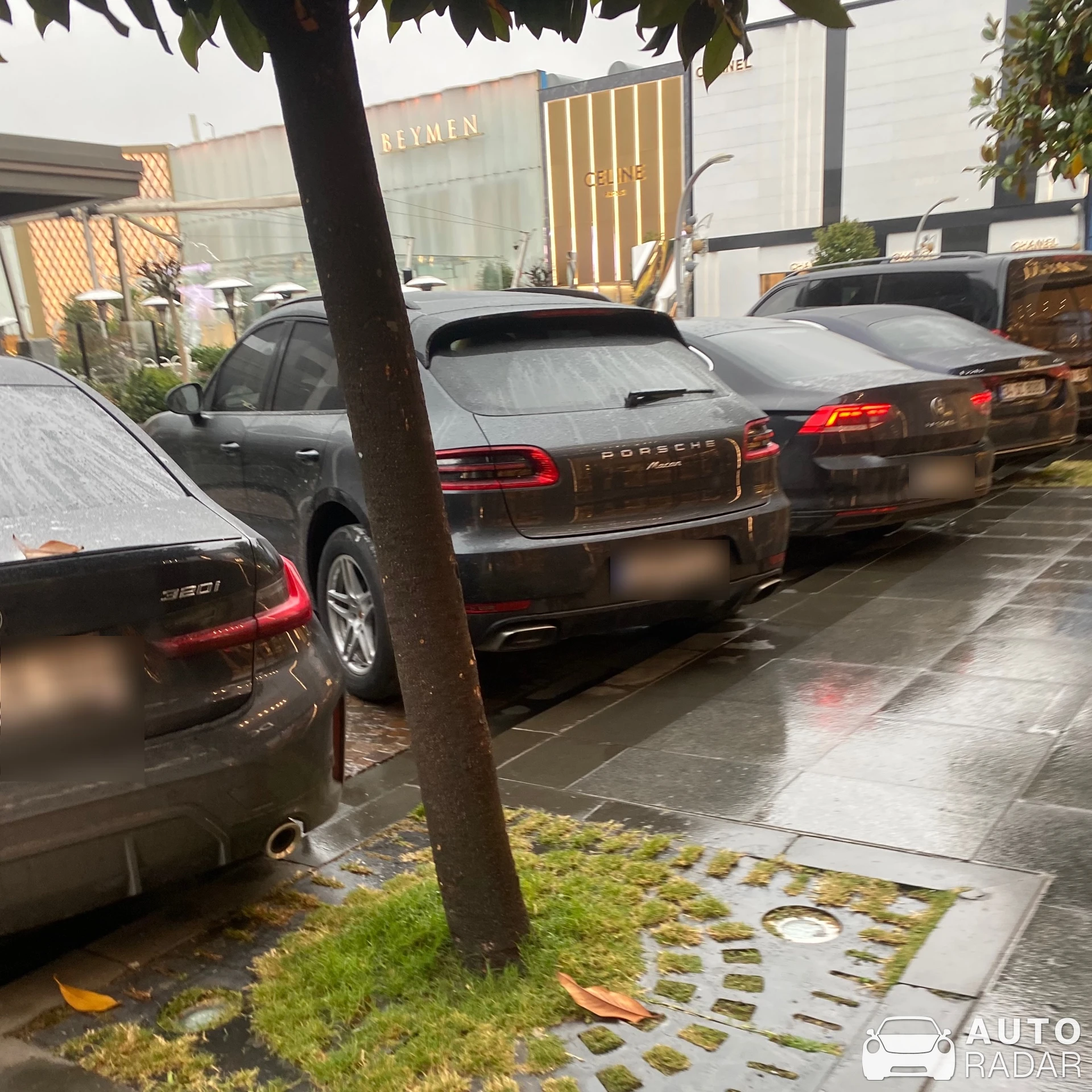 Porsche Macan spotted in Sarıyer, Türkiye