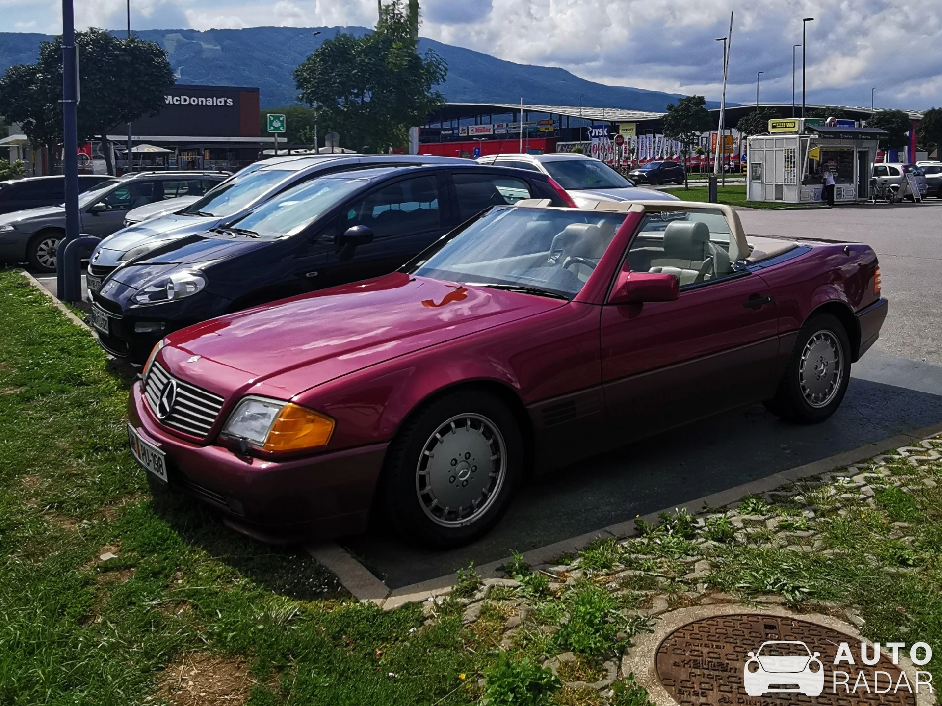 Mercedes-Benz 500 SL spotted in Maribor, Slovenia