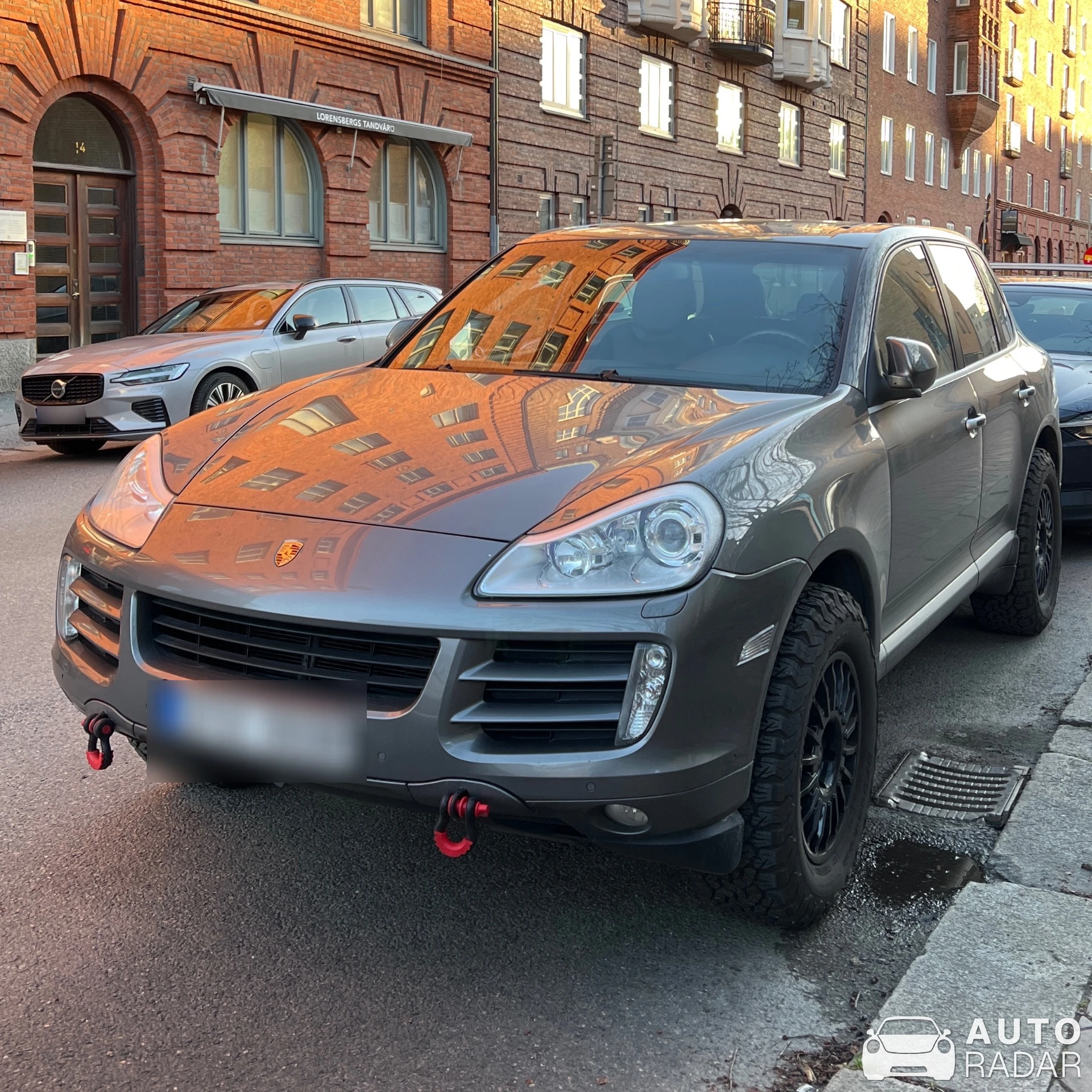 Porsche Cayenne spotted in Lorensberg, Sverige