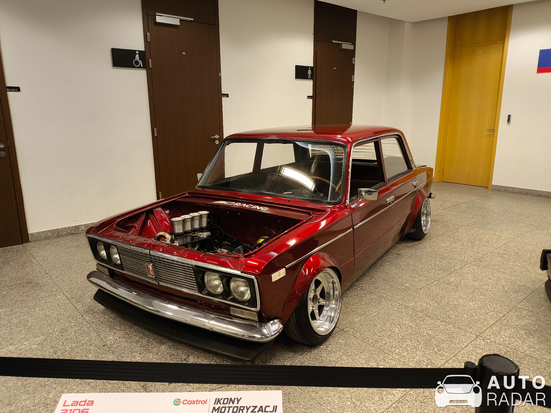 Lada 2106 spotted in Warszawa